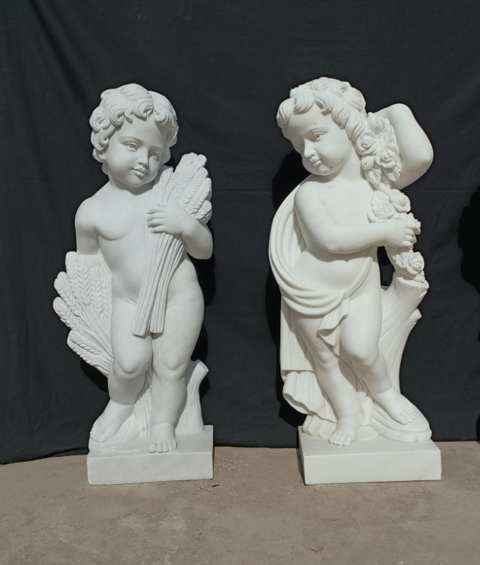 Statues néoclassiques des enfants - sculpture en marbre blanc X 2